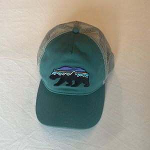 Patagonia Fitz Roy bear art hat